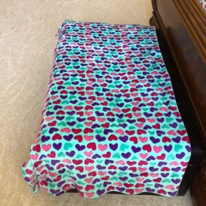 Blanket -Candy Pink Hearts Design ❤️💜💖 63” x 68” 💯 Polyester Used Once Like N